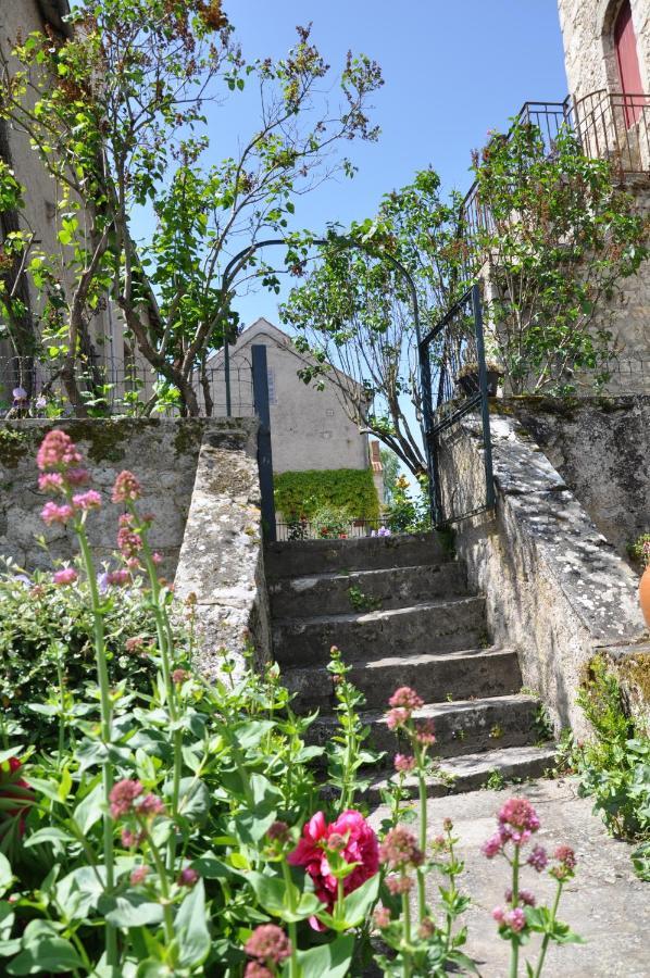 La Maison du Prince de Condé Charroux-dʼAllier Exterior foto
