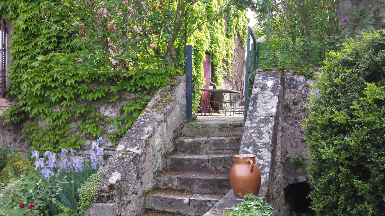 La Maison du Prince de Condé Charroux-dʼAllier Exterior foto