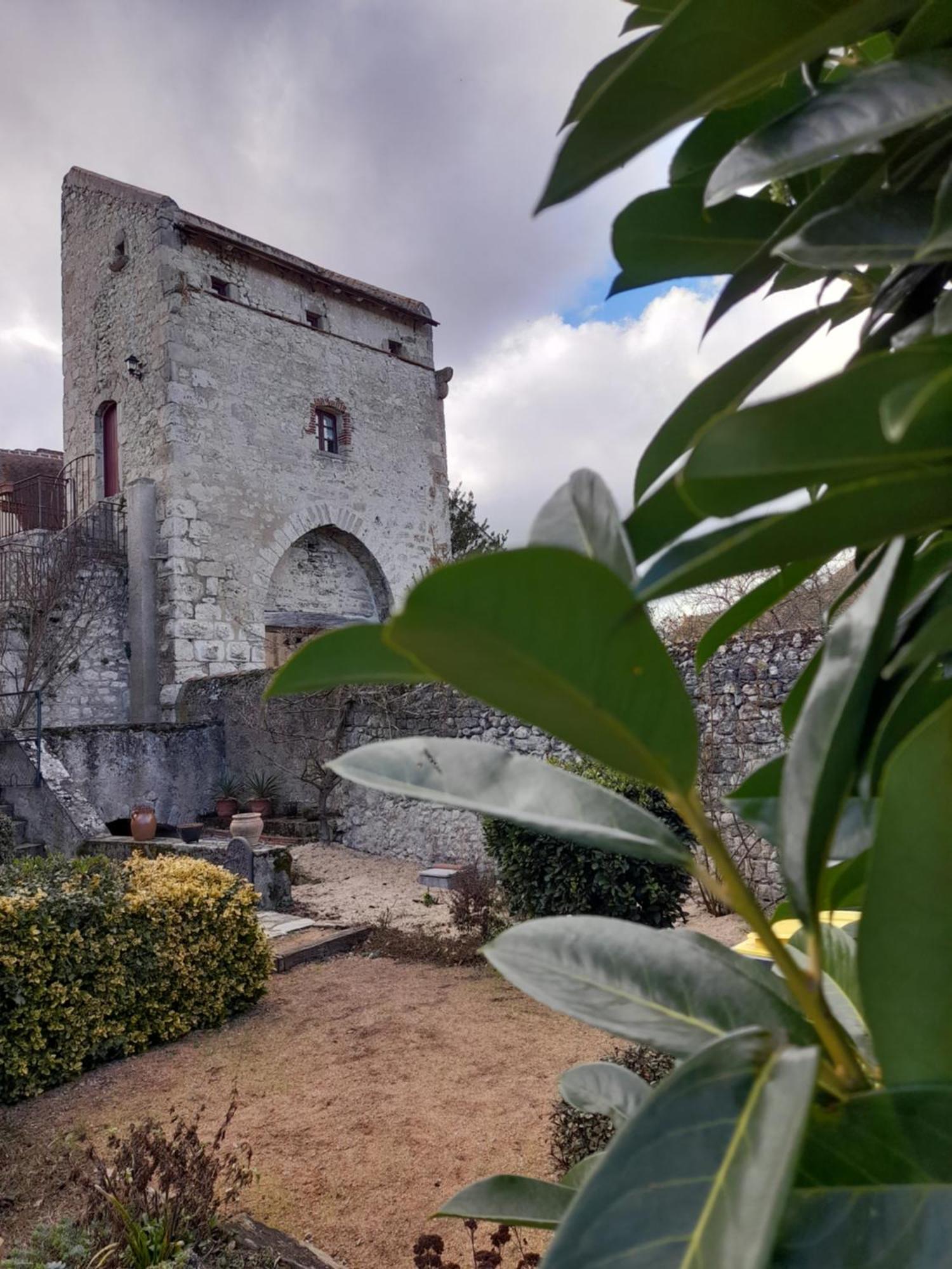 La Maison du Prince de Condé Charroux-dʼAllier Exterior foto